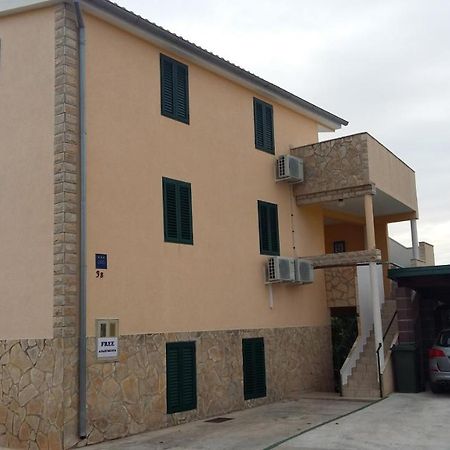 Apartmani Jakovljevic Murter Exteriör bild