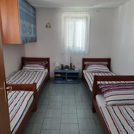 Apartmani Jakovljevic Murter Exteriör bild
