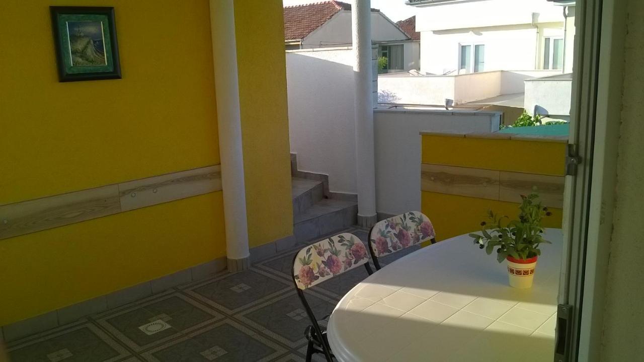 Apartmani Jakovljevic Murter Exteriör bild