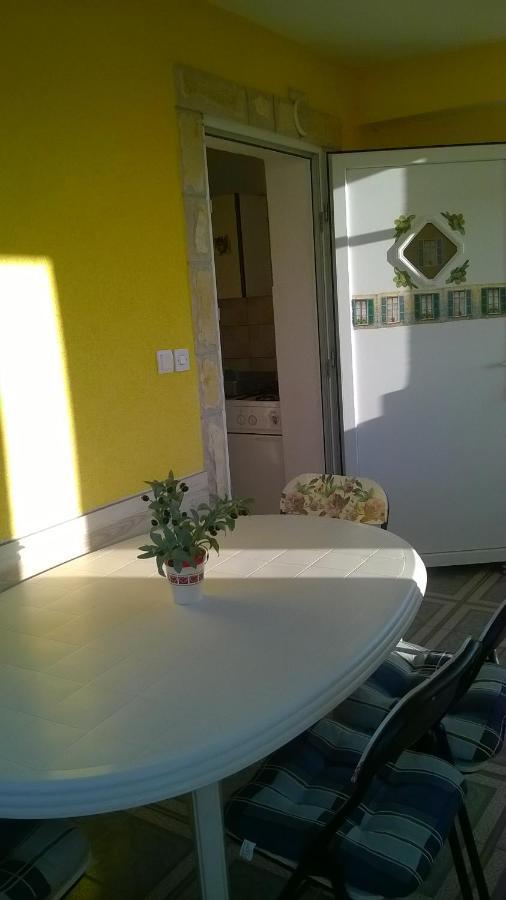 Apartmani Jakovljevic Murter Exteriör bild