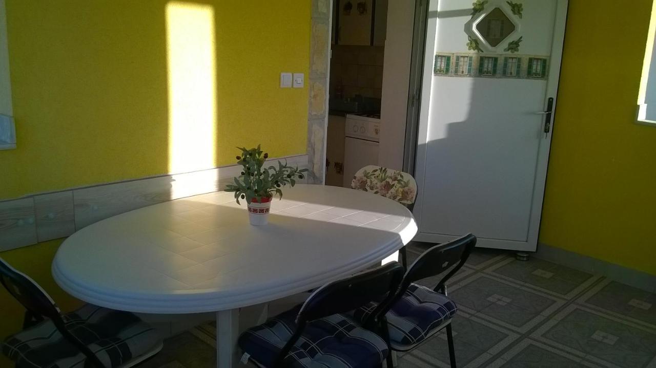 Apartmani Jakovljevic Murter Exteriör bild