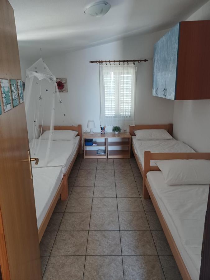 Apartmani Jakovljevic Murter Exteriör bild