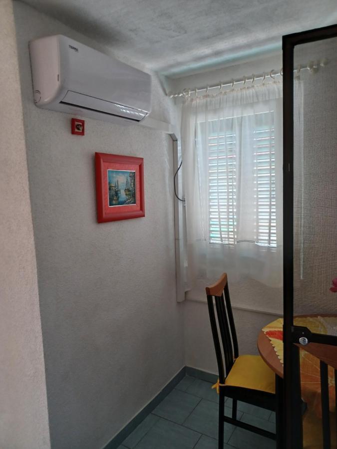 Apartmani Jakovljevic Murter Exteriör bild