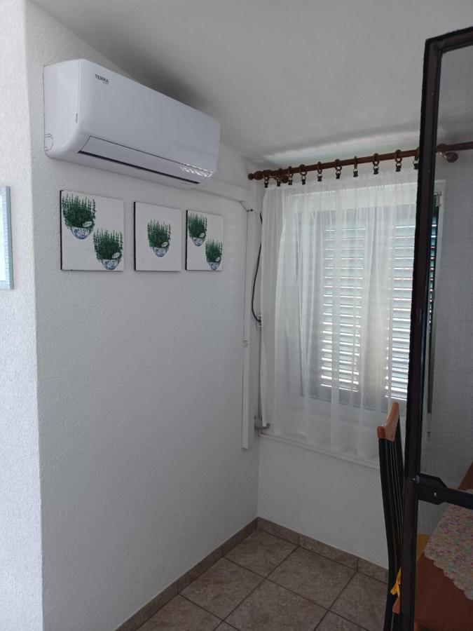 Apartmani Jakovljevic Murter Exteriör bild